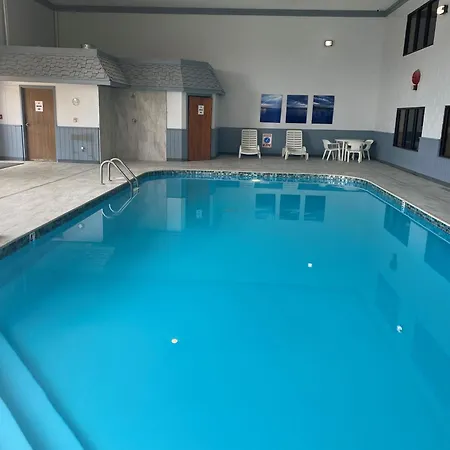 Super 8 By Wyndham Houghton Lake-2