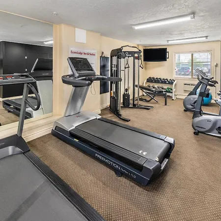 Econo Lodge Inn & Suites High Level-3