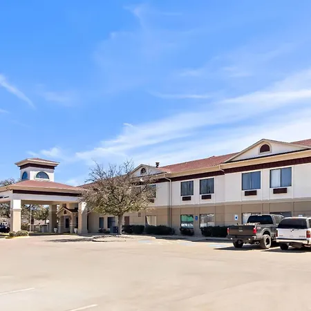 Quality Inn & Suites - Granbury-2