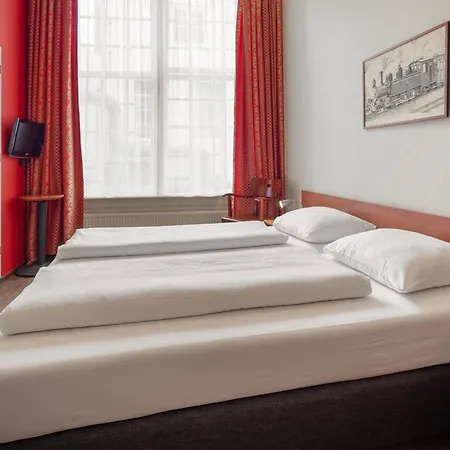 A-Train Hotel-2