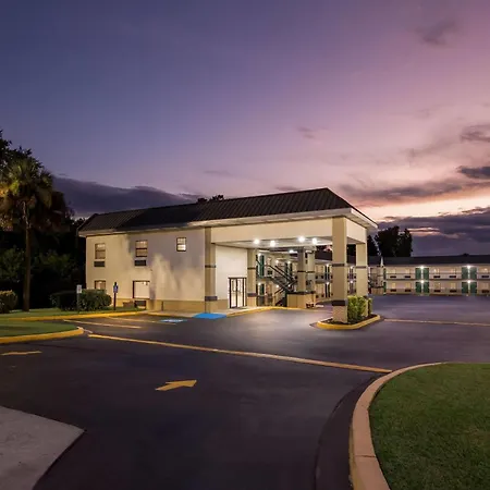 Super 8 By Wyndham Columbia-3