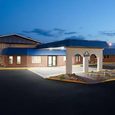 Days Inn By Wyndham Rawlins-3