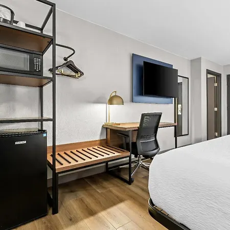 La Quinta Inn By Wyndham Huntsville Research Park-3