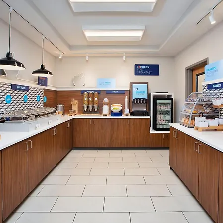 Holiday Inn Express Hotel & Suites Defiance By Ihg-2