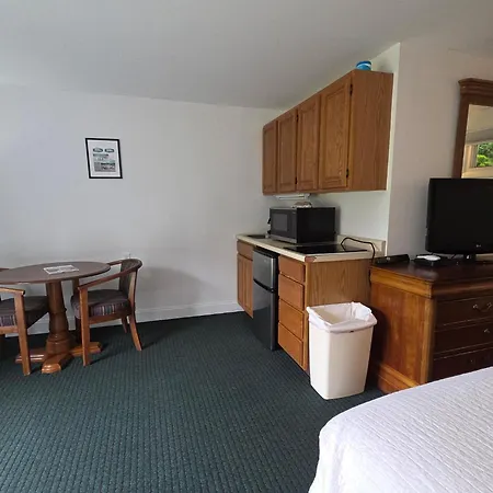 Stowe Motel & Snowdrift-2