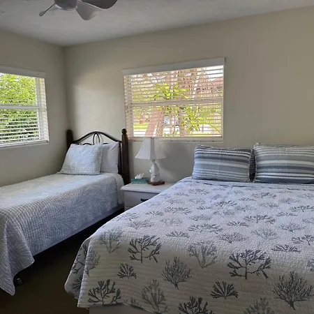 Tropical Villas Of Venice Beach-3