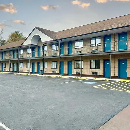Red Carpet Inn Norwalk-2