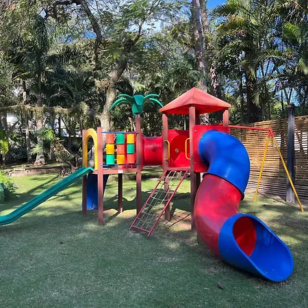 Residencial Cabanas da Praia Mole-3
