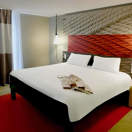 Ibis Brest Kergaradec-2