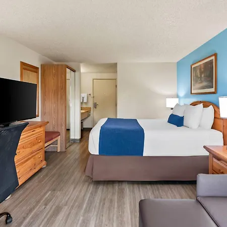 Baymont By Wyndham Yakima Riverfront-2