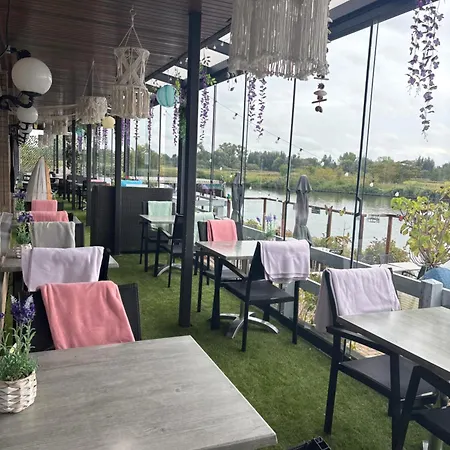 Hotel aan de Linge-3