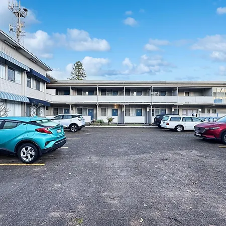 Golden Sands Motor Inn-2