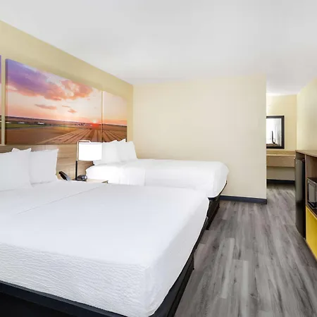 Days Inn & Suites By Wyndham Clovis-2