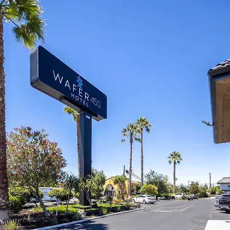 Wafer 450 Hotel-3