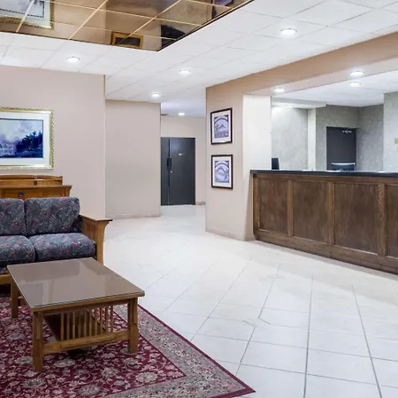 Ramada By Wyndham Watertown Thousand-2