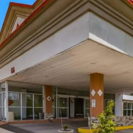 Red Carpet Inn & Suites-3
