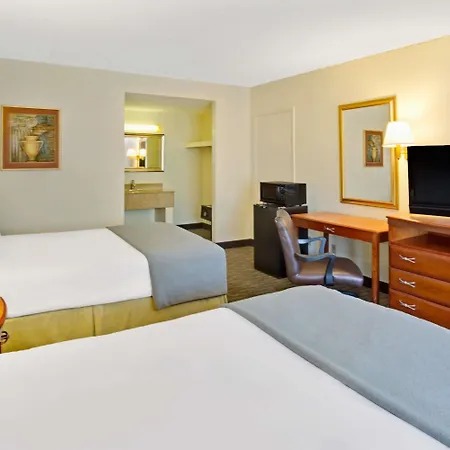 Days Inn By Wyndham Silver Spring-3