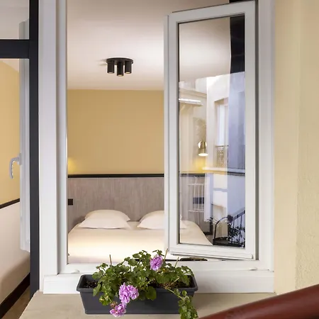 Hotel De L'Aqueduc-3