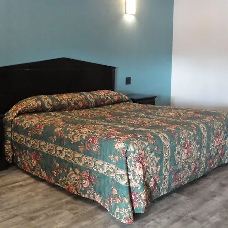 Western Inn - Pensacola-3