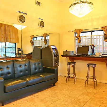 Travelodge By Wyndham Pasadena Central-3