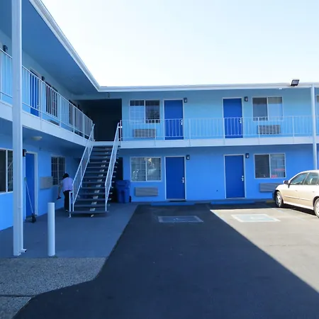 Surf City Inn & Suites-2