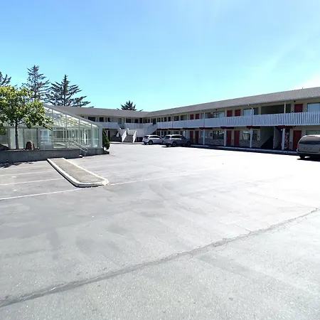 Brookings Inn Resort-2