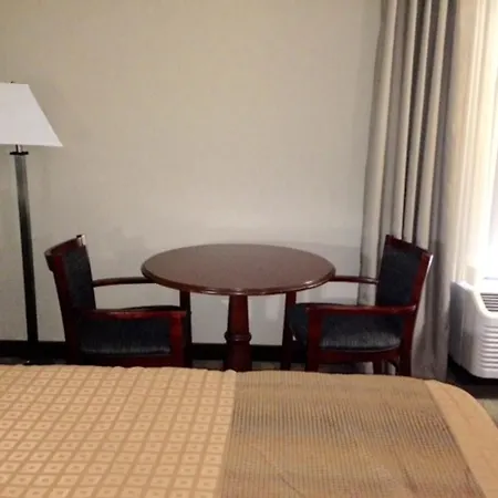 Days Inn By Wyndham Englewood Dayton Airport-2