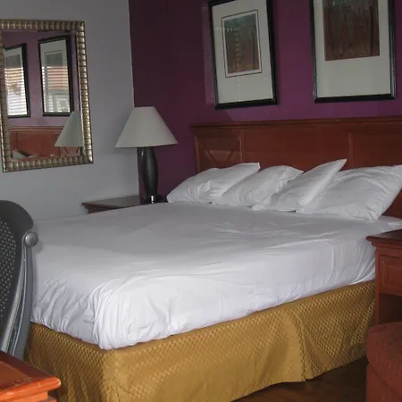 Santa Fe Inn - Pueblo-2