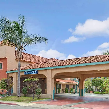 Travelodge By Wyndham Lynwood-3