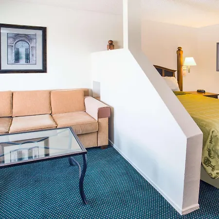 Travelodge By Wyndham Indio-2