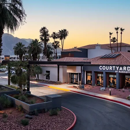 Courtyard By Marriott Palm Springs-2