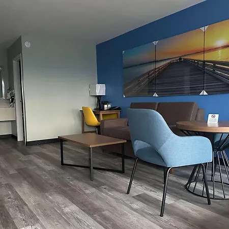 Days Inn & Suites By Wyndham Jennings-2
