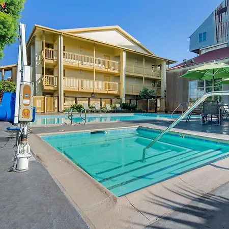 La Quinta Inn & Suites By Wyndham Irvine Spectrum-2