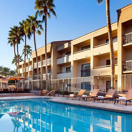 Courtyard By Marriott Phoenix North-3