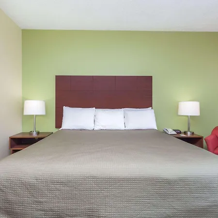 Howard Johnson By Wyndham Athens-2