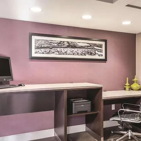 La Quinta By Wyndham Columbia / Fort Meade-2