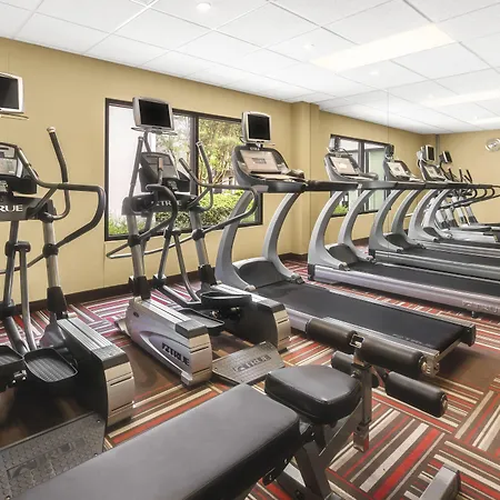 Super 8 By Wyndham Dallas Love Field Airport-3