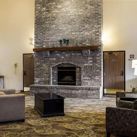 Quality Suites Near West Acres-2