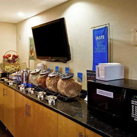 Hampton Inn Louisville Airport Fair/Expo Center-3