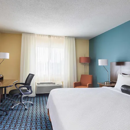 Fairfield Inn & Suites Holland-3
