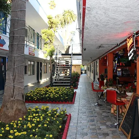 Tradewinds Airport Hotel-2