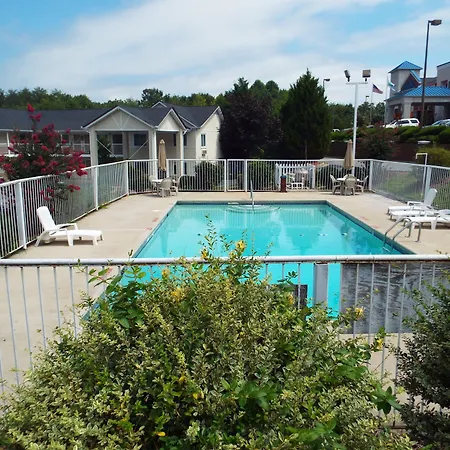 Days Inn By Wyndham Dahlonega University Area-2