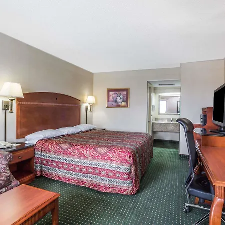 Days Inn By Wyndham Camp Springs Andrews Afb-2