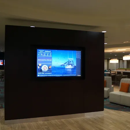 Courtyard By Marriott Gulfport Beachfront-2