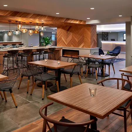 Fairfield Inn By Marriott Montreal Downtown-2