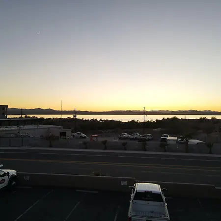 Travelodge By Wyndham Lake Havasu-3