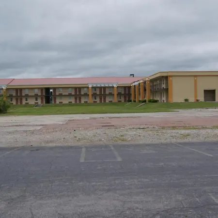 Executive Inn-3