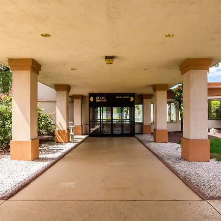 Econo Lodge Inn & Suites Chambersburg Central-2