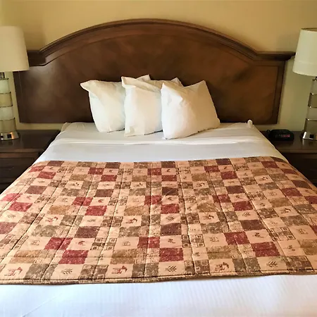 Ramada Downtown By Wyndham Anchorage-3