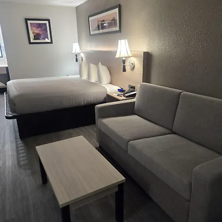 Quality Inn & Suites Sunport Airport Albuquerque-3